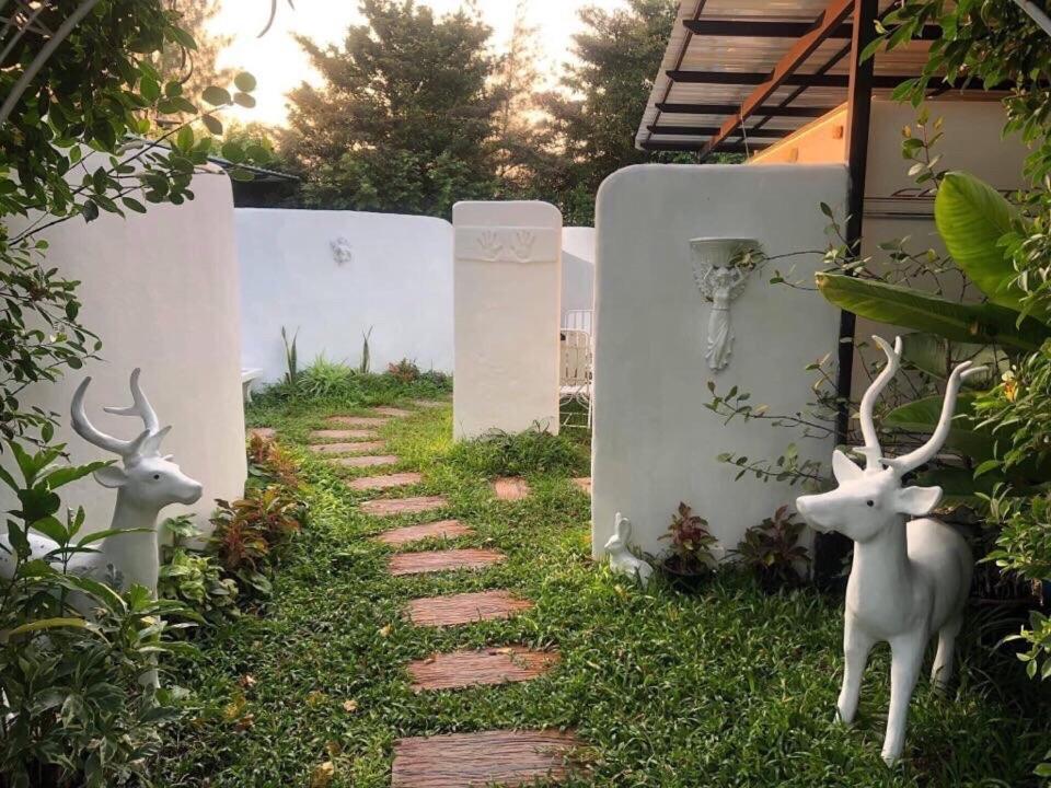 Loft Caravan Resort Haad Chao Samran Buitenkant foto