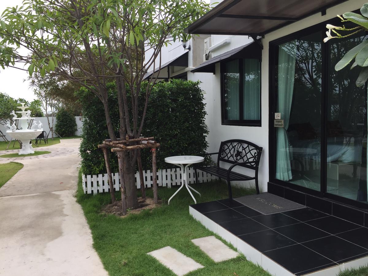 Loft Caravan Resort Haad Chao Samran Buitenkant foto